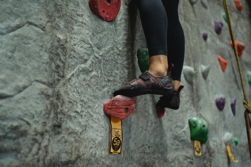 How to choose climbing shoes for kids