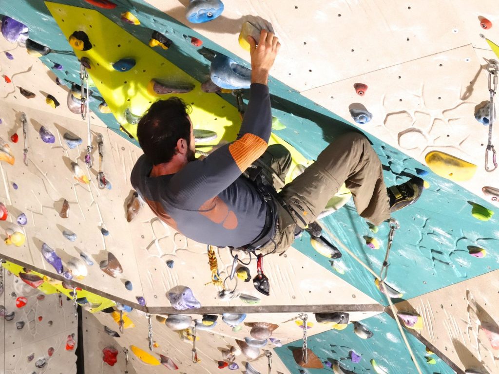 How to choose climbing shoes for kids