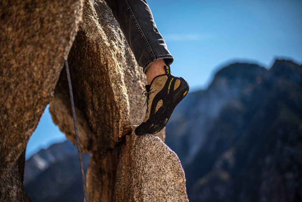 Stretch Climbing Shoes