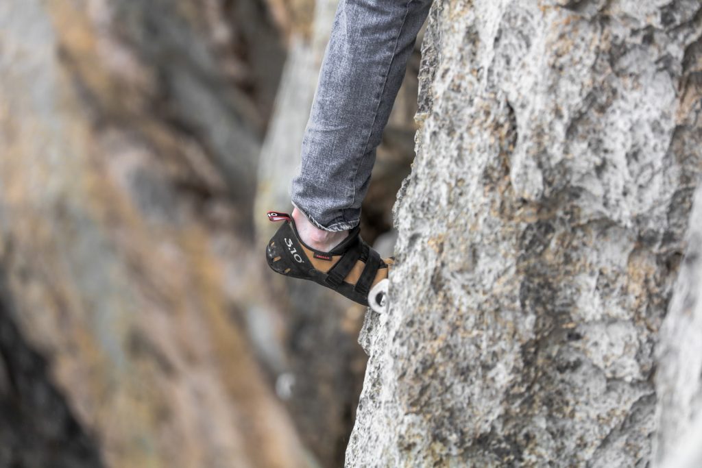 Stretch Climbing Shoes