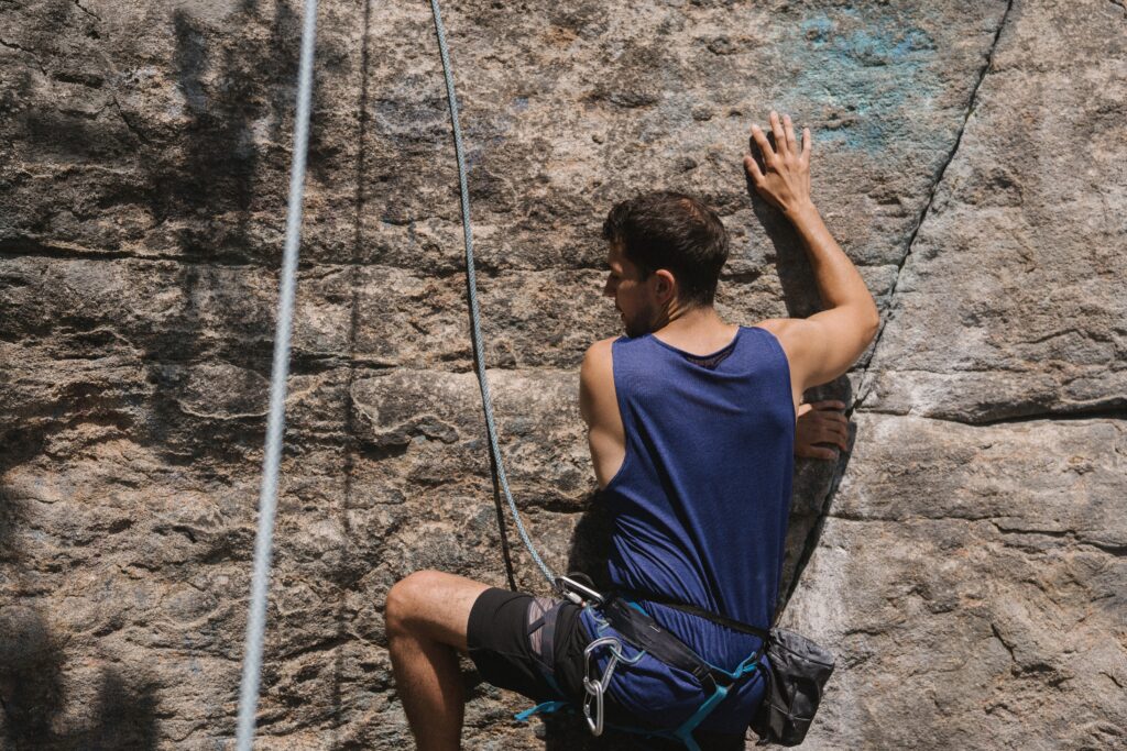 How to choose a climbing harness 