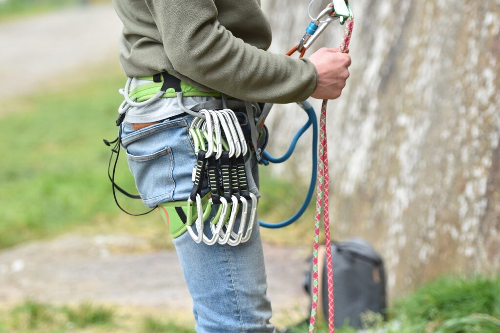 How to choose a climbing harness - Types of Climbing Harnesses
