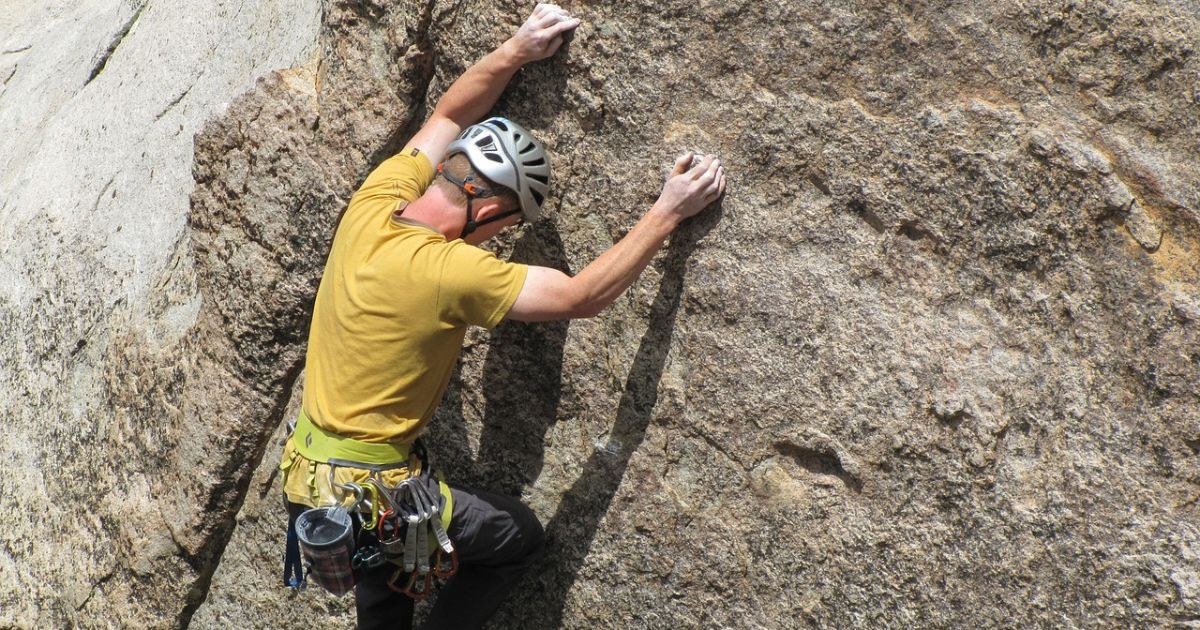 Basics of Body Positioning for Climbing Techniques and Moves for Beginners