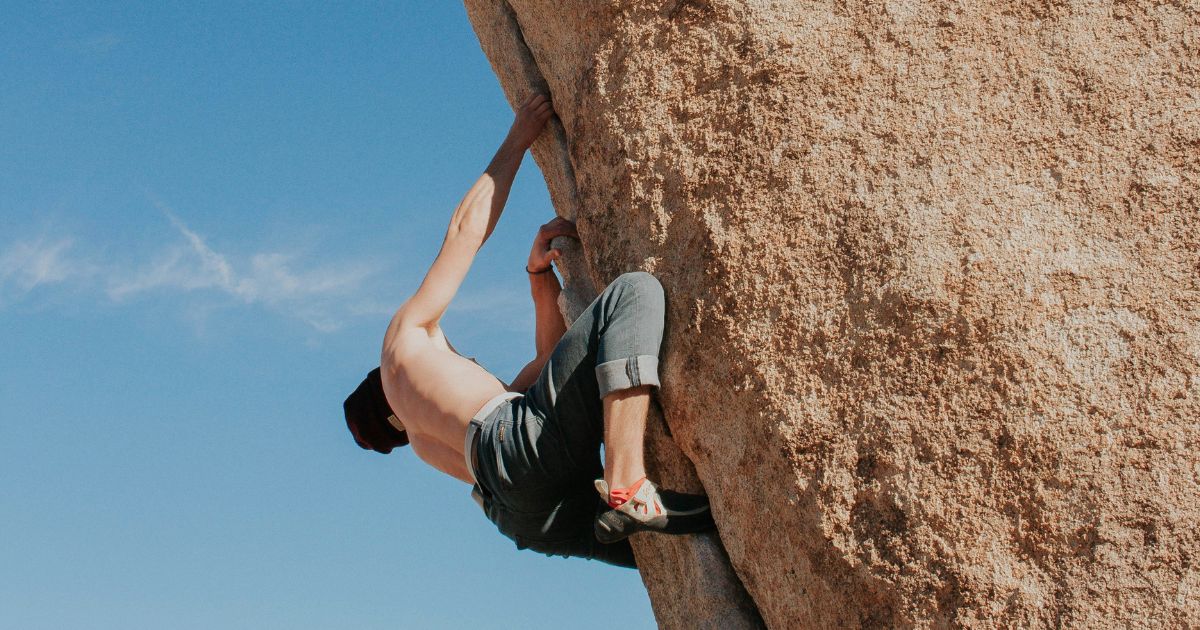 How To Mantle Climbing Technique