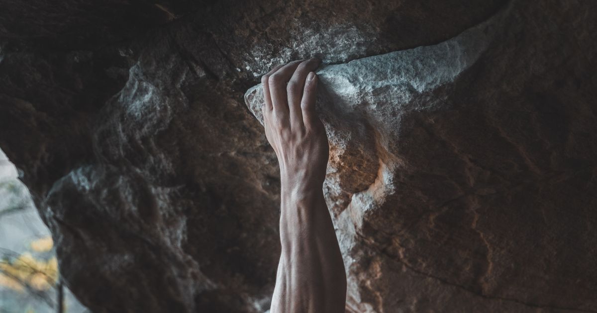 How to get stronger fingers for climbing Hangboard Training Guide